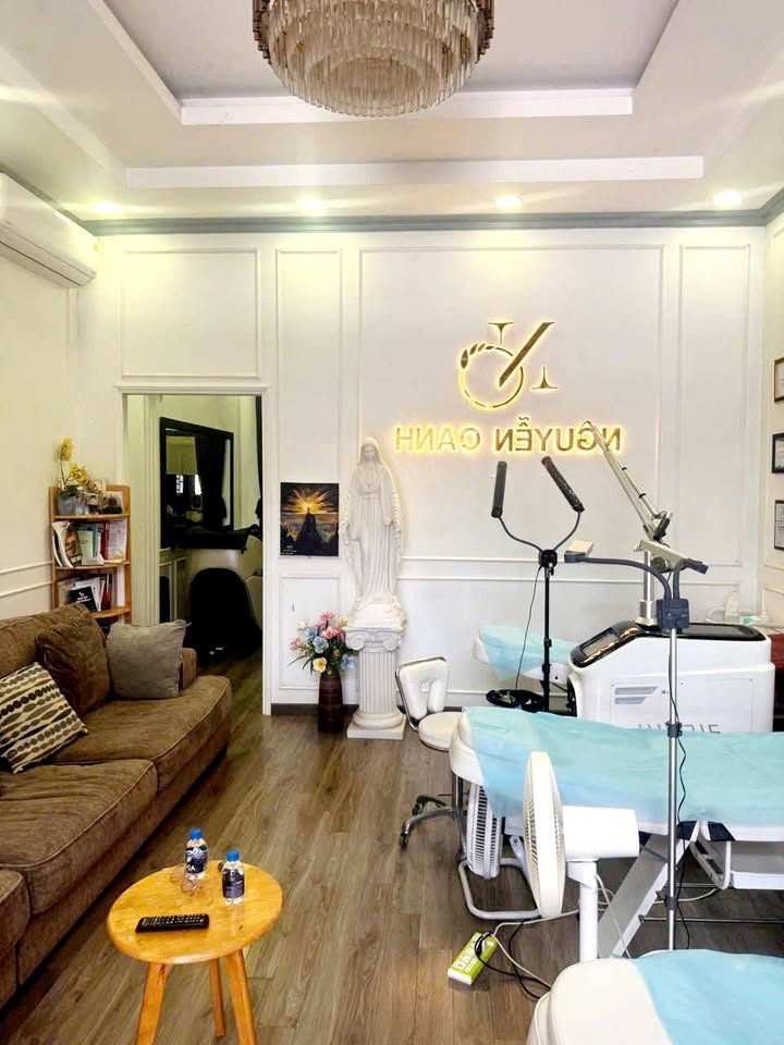 Nhà mặt tiền kinh doanh Bến Cát 150m² giá 3 tỷ - Thiết kế hiện đại, tiện nghi!