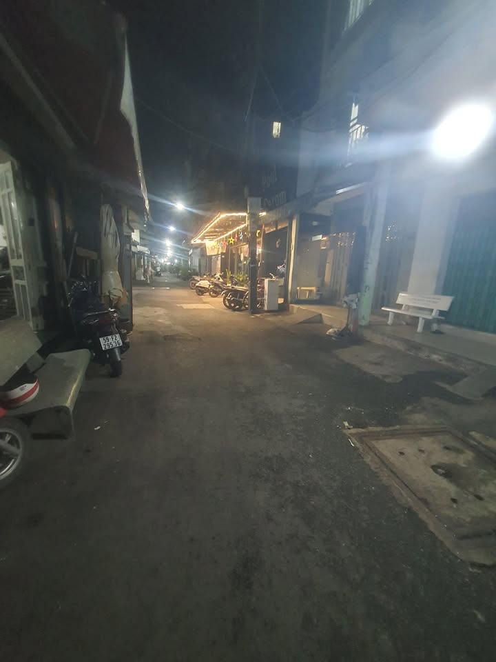 Nhà nguyên căn Lê Văn Sỹ, Quận 3 - 30m² giá 15 triệu, kinh doanh sầm uất!