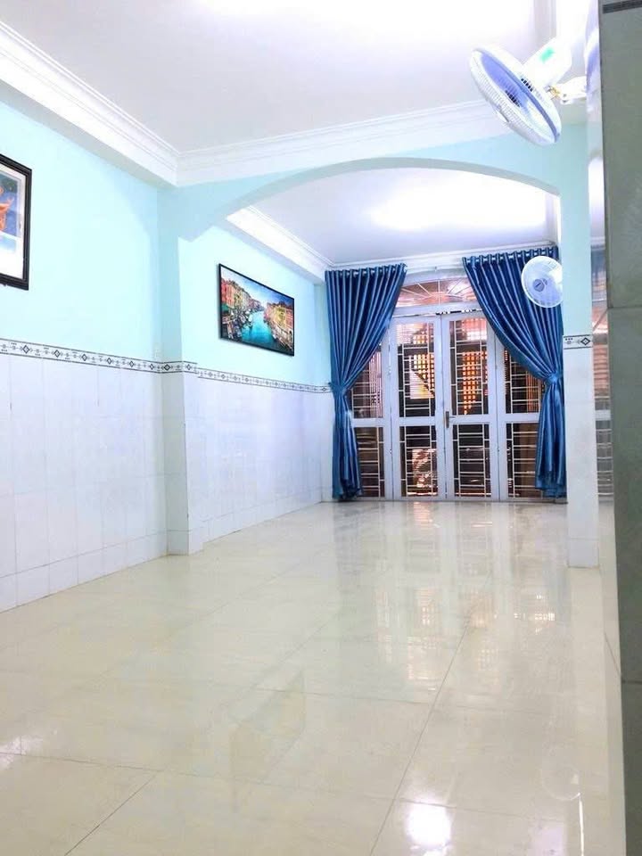 Nhà nguyên căn hẻm xe hơi Huỳnh Tịnh Của, Q.3, 51m² - Giá chỉ 14 triệu/tháng!