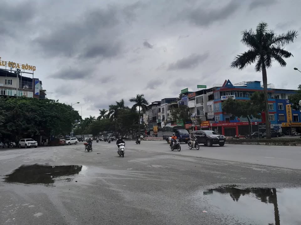 FrontHouse KĐT Văn Phú 100m² giá 31.5 tỷ - Kinh doanh siêu lợi nhuận!