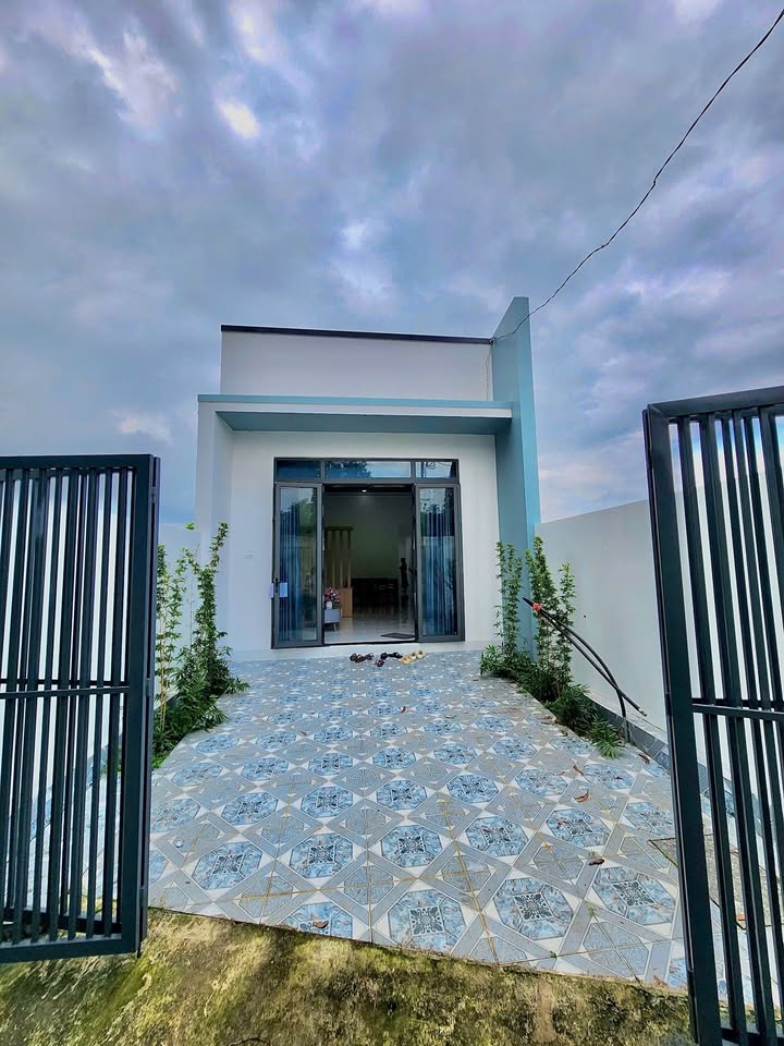 Nhà riêng Long Khánh 120m² giá 1.3 tỷ - Dọn vào ở ngay!