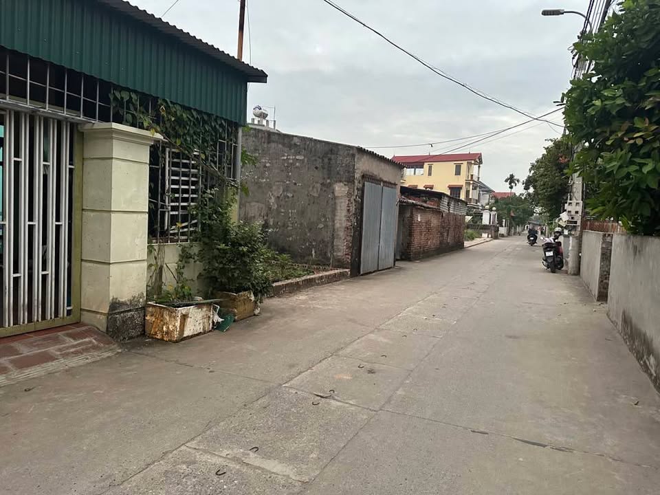 Nhà mặt tiền Quang Minh, Mê Linh 92m² giá 5 tỷ - Đầu tư sinh lời cao!