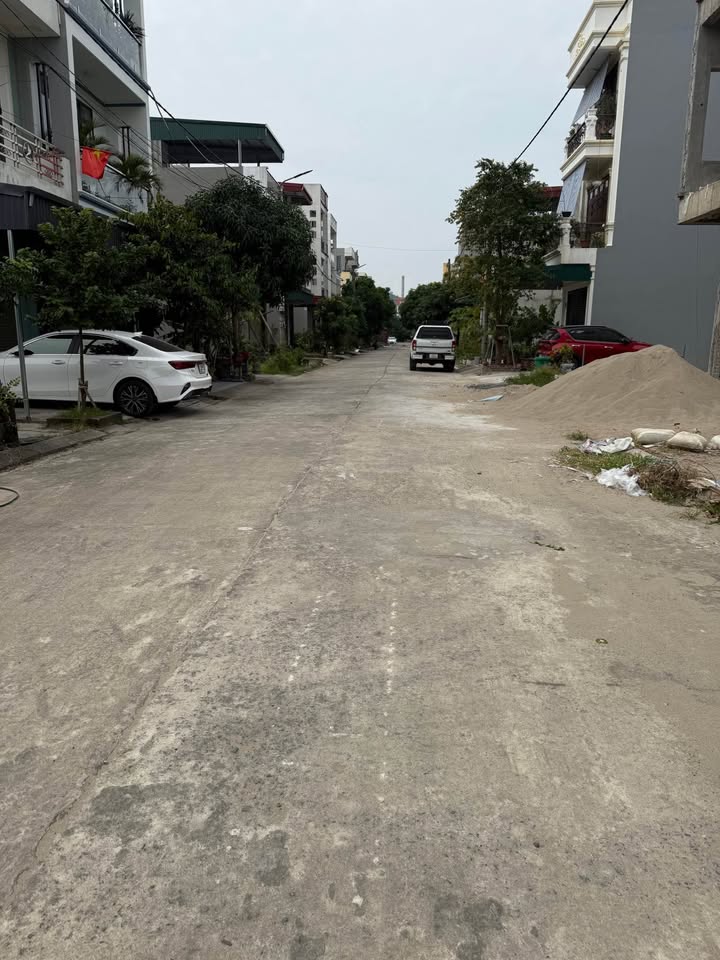 Đất nền Ngõ 68 Phạm Thật Duật, Bích Đào 83,7m² - Giá 3.9 tỷ - Đường thông thoáng, tiện ích đầy đủ!