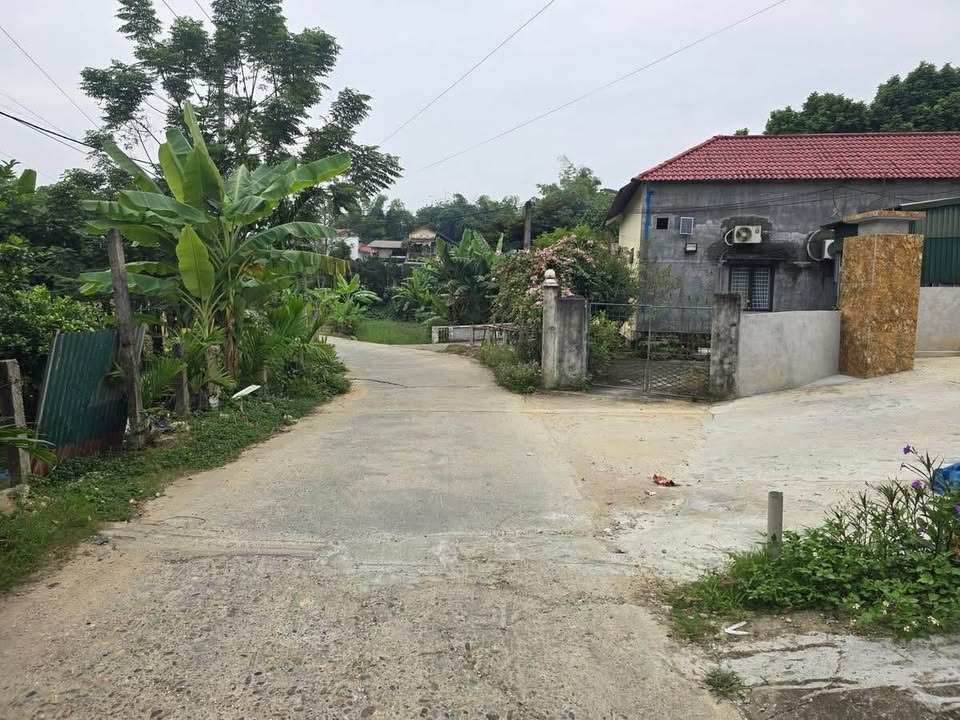 Nhà bán tại Trung Môn, Yên Sơn, Tuyên Quang 210m² giá 1 tỷ - Vị trí đẹp, gần chợ!