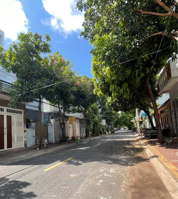 Bán nhà mặt tiền đường Nguyễn Lương Bằng, Vũng Tàu 80m² giá 9 tỷ - Khu VIP Song Ngữ