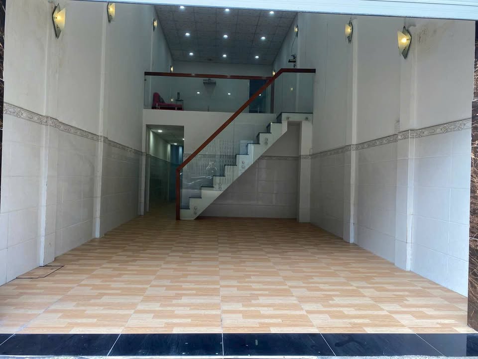 Nhà 1 trệt 1 lửng tại phường Long Châu, Vĩnh Long 62m² giá 1.8 tỷ - Tiềm năng đầu tư cao!