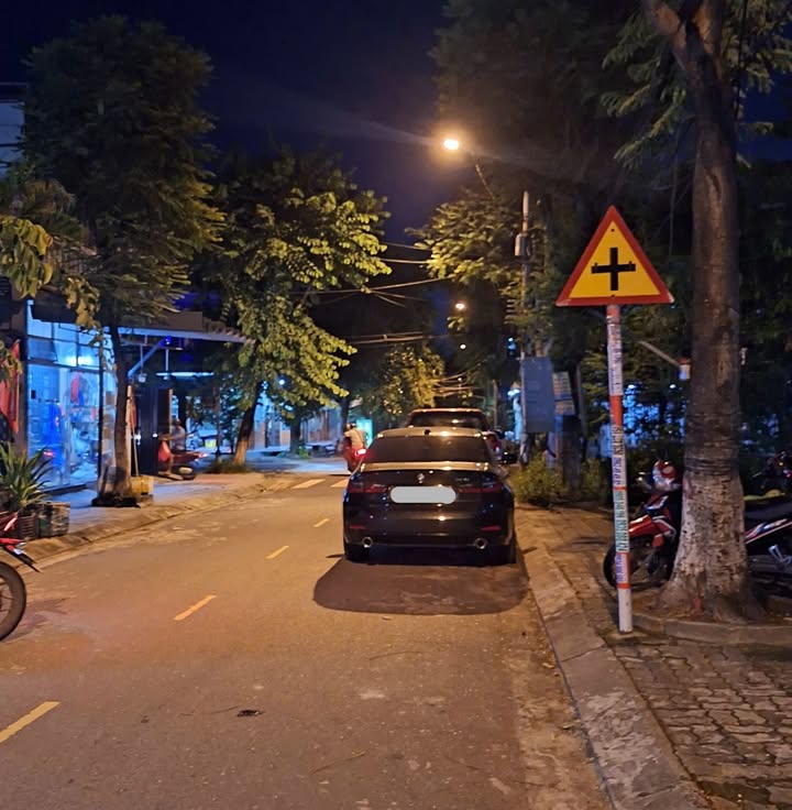 Nhà 2 tầng mặt tiền Nguyễn Văn Huề, Thanh Khê 97m² giá 6.4 tỷ - Đầu tư sinh lời ổn định!