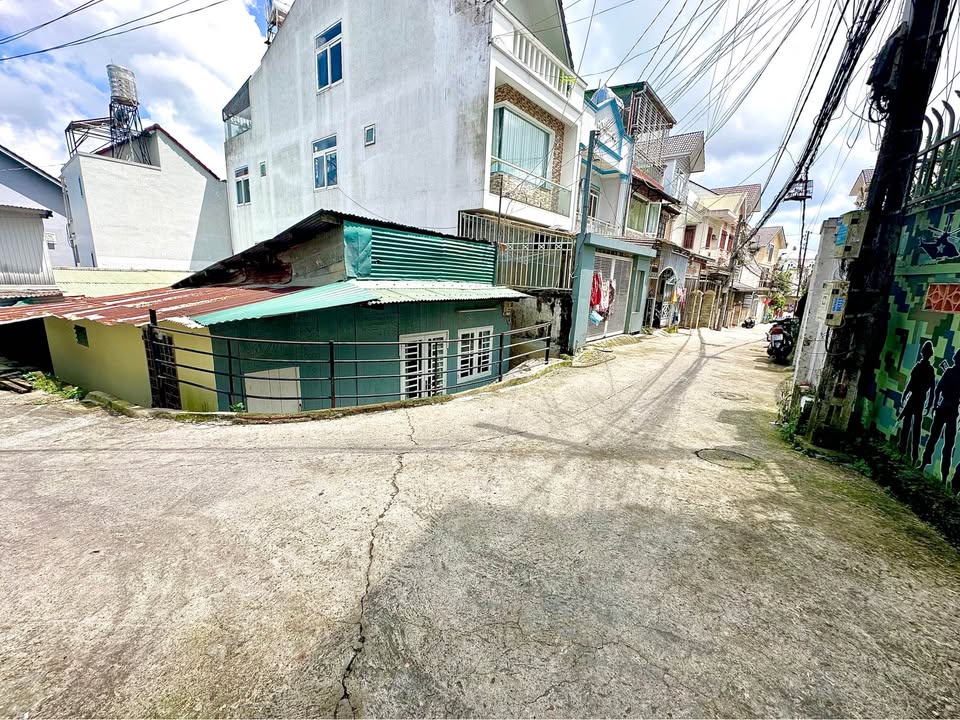 Nhà hẻm ô tô đường Thông Thiên Học, Đà Lạt 61.9m² - Vị trí đắc địa, giá thương lượng!