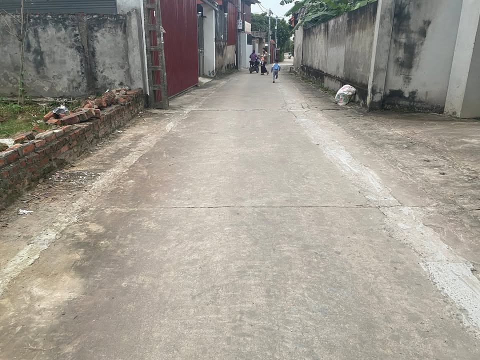 Đất Hiền Ninh Sóc Sơn 70m² giá 1 tỷ - Sổ đỏ chính chủ, vị trí đắc địa!