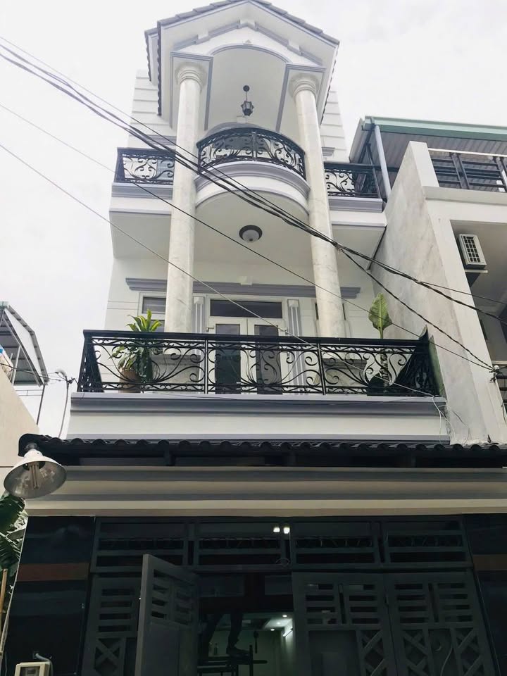 Nhà 3 tầng hẻm xe hơi tại đường 22, quận 9 - Giá 7,5 tỷ - Sẵn sàng vào ở!