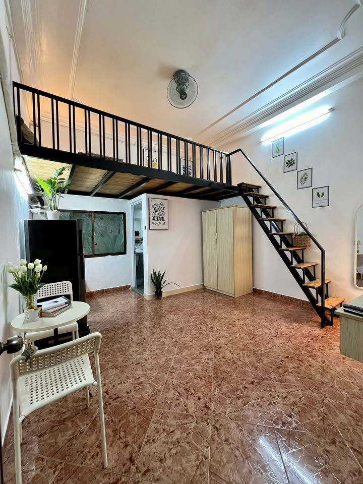 Căn hộ duplex Nguyễn Giản Thanh Quận 10, 35m² - Full nội thất, trần cao thoáng mát!