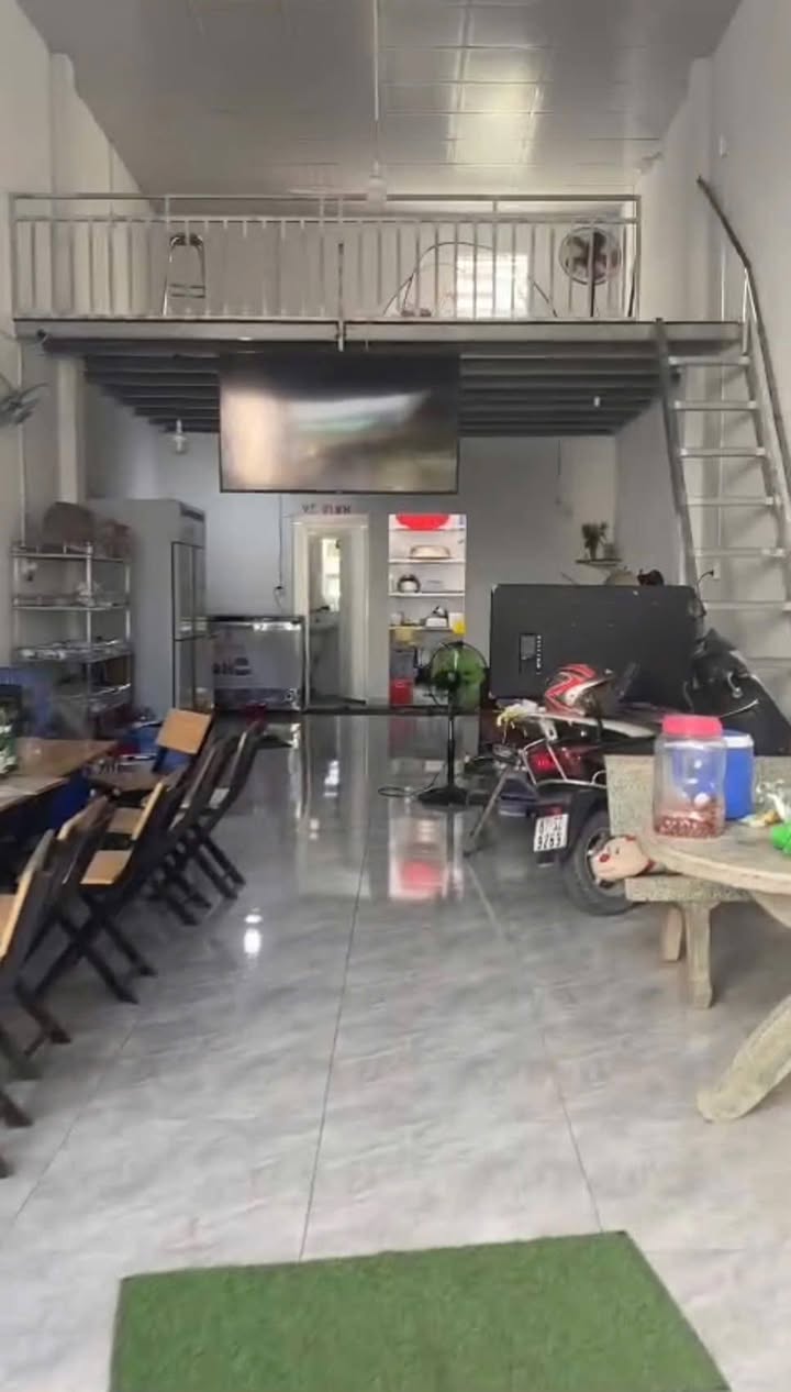 Cho thuê mặt tiền FrontHouse đường ĐT 743, Dĩ An 140m² - Giá chỉ 85 triệu/tháng!