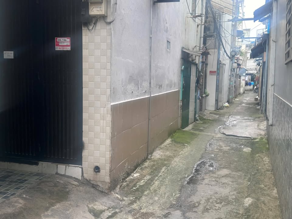 Nhà hẻm 30 Lâm Văn Bền, Quận 7, 18m² giá 1.35 tỷ - Sổ chung, chính chủ!