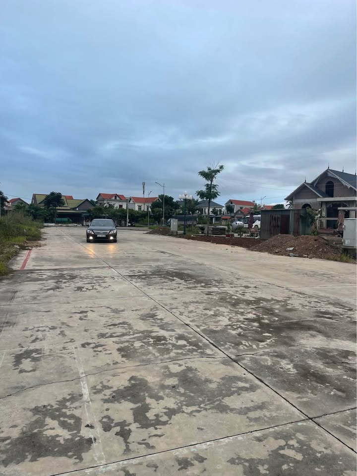 Shophouse KĐT Yên Lâm 3 Đức Chính 90m² giá 1.8 tỷ - Mặt vườn hoa công viên đẹp nhất khu đô thị!