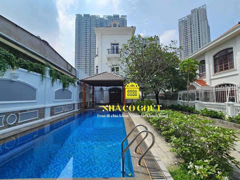 Cho thuê biệt thự compound Nguyễn Ư Dĩ, Thảo Điền, quận 2 - Diện tích 400m², Giá chỉ 132 triệu/tháng!