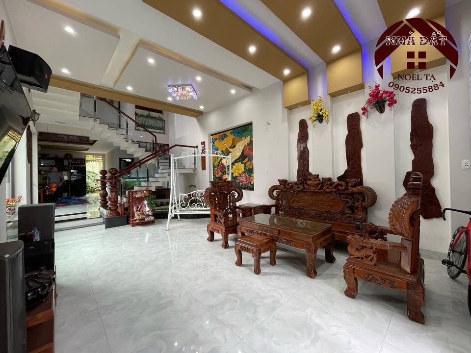 Nhà đẹp Trần Thái Tông 226m² giá 3 tỷ - Không gian sống đẳng cấp!