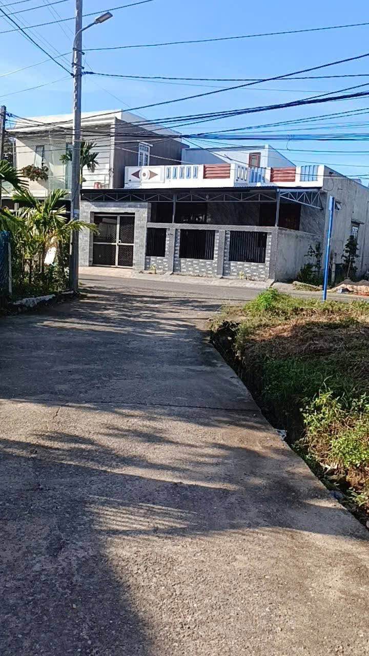 Đất nền Hòa Nhơn 150m² giá chỉ 1.3 tỷ - Đường ô tô, khu dân cư đông đúc!