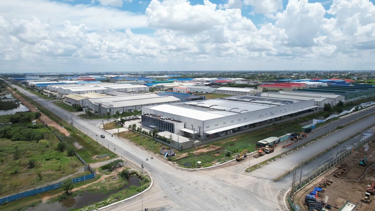 Đất sản xuất kinh doanh 4.200m² mặt tiền đường 823D - Vị trí đắc địa tại Long An!