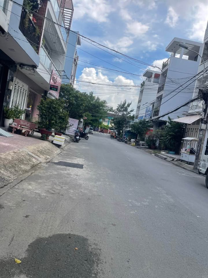 Nhà cho thuê mặt tiền đường Tân Kiểng Quận 7 - 74m² giá 16 triệu/tháng