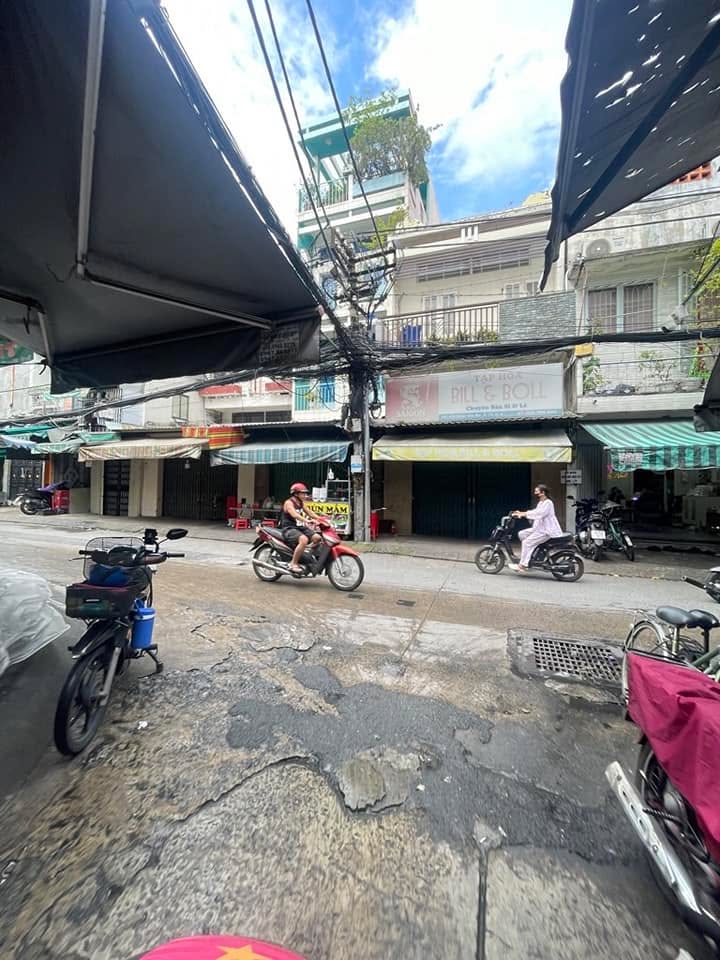 Nhà cấp 4 Hẻm 450 Đoàn Văn Bơ, 65m² - Sổ hồng riêng, đầu tư sinh lời!