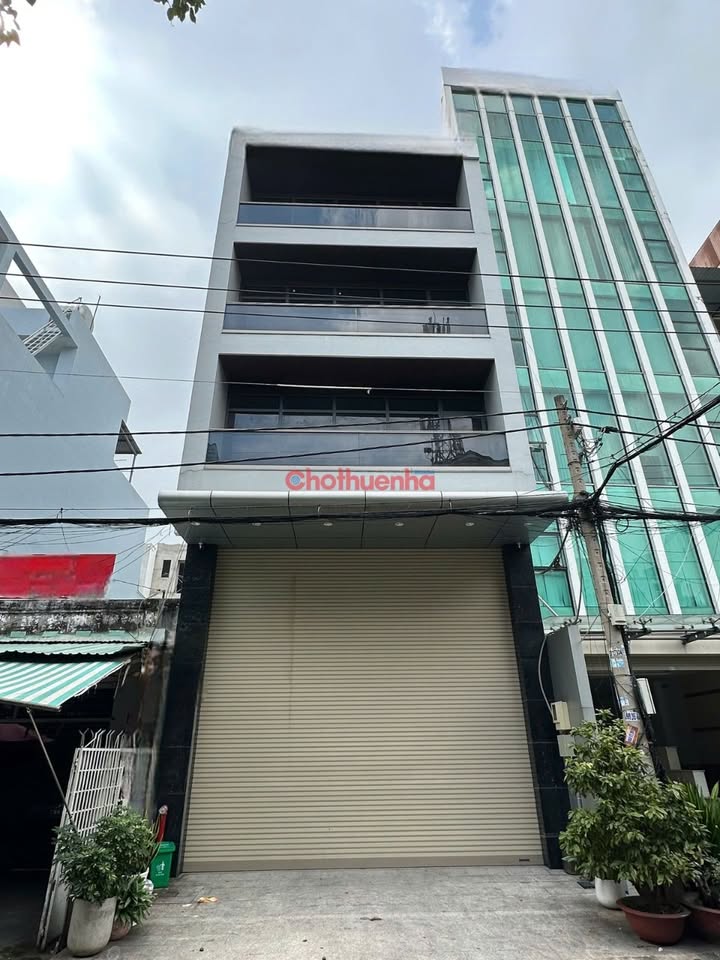 Cho thuê tòa nhà 7 tầng mặt tiền Cộng Hòa, Tân Bình - Diện tích 168m² rộng rãi!
