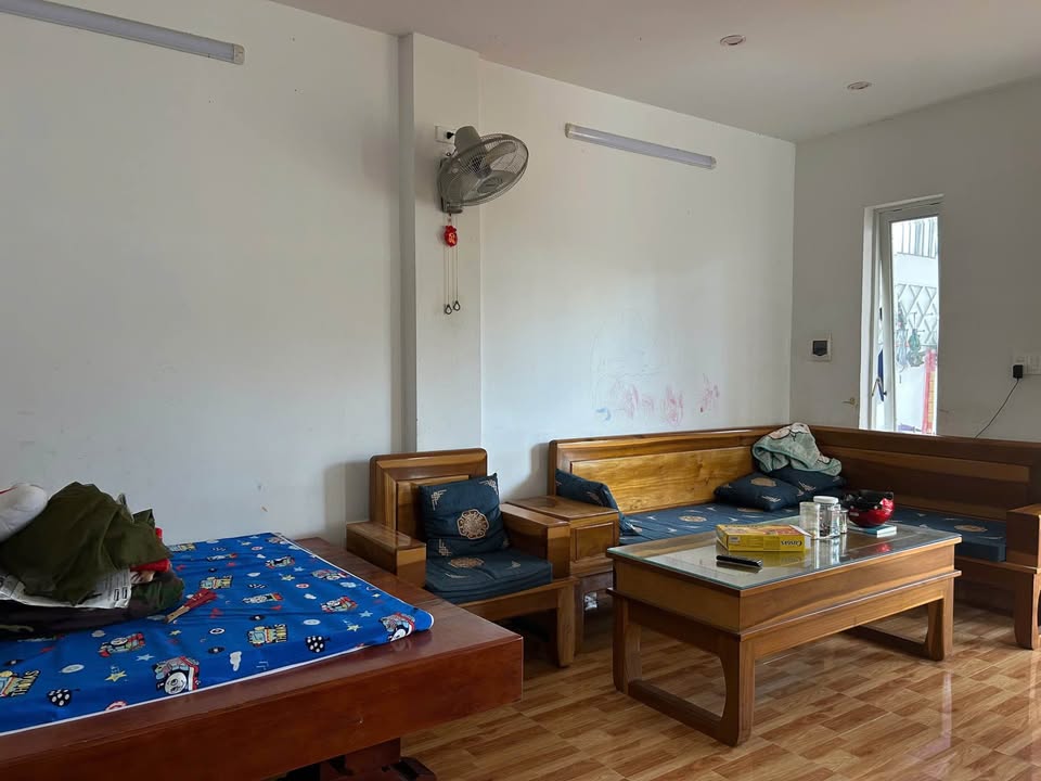 Nhà 1 trệt 1 gác lửng Thống Nhất, Kon Tum 108.3m² giá 1 tỷ - Nhà mới vào ở ngay!