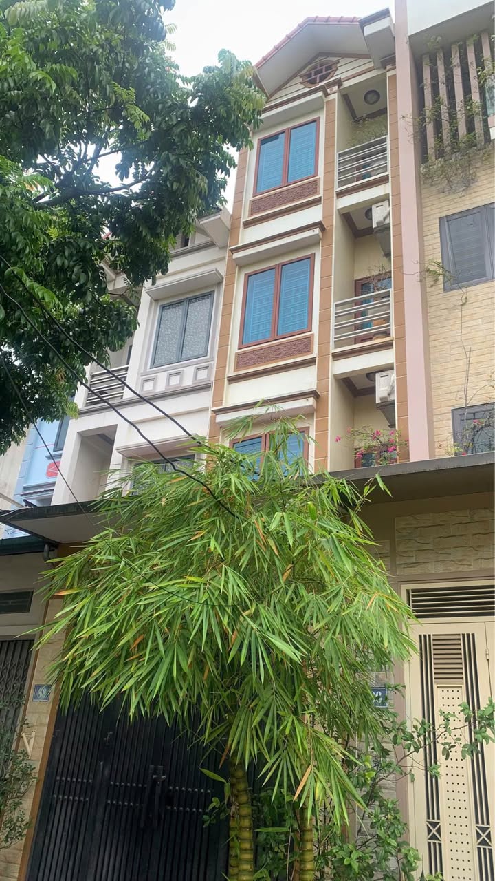 Nhà mặt phố Hữu Nghị, phường Xuân Khanh, Sơn Tây, Hà Nội 62m² - Kinh doanh sầm uất, 4 tầng!