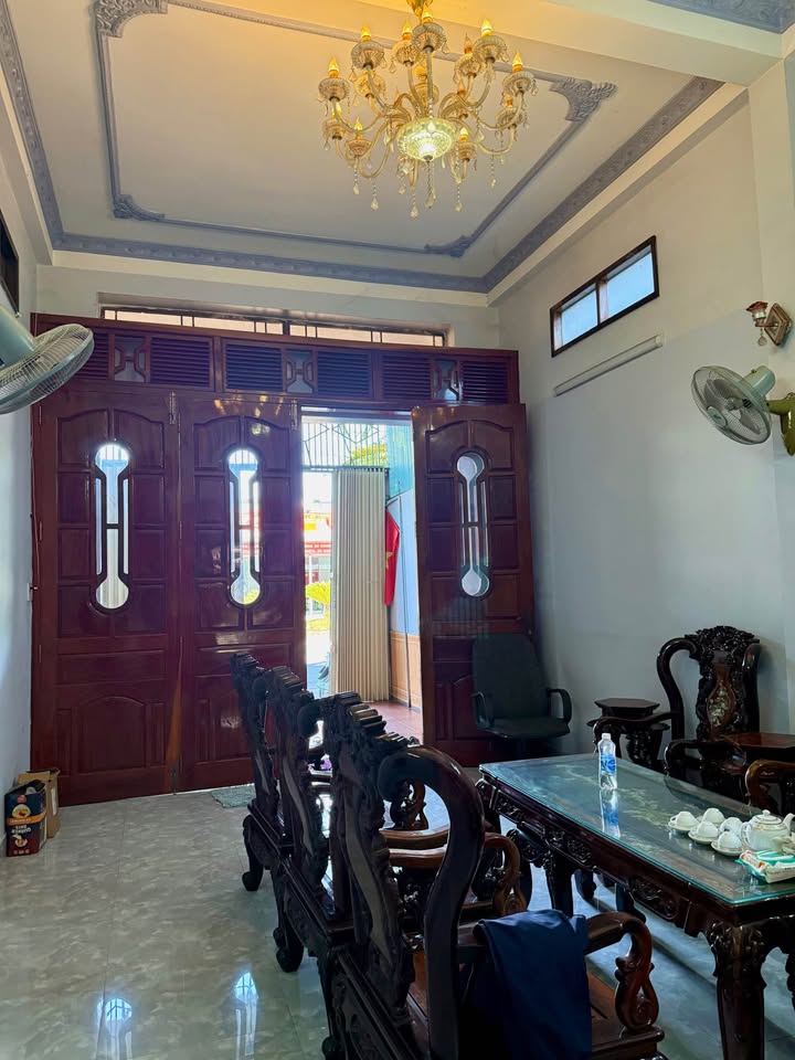 Nhà mặt tiền Phan Đình Phùng, TP Kon Tum 128m² giá 4 tỷ - Chính chủ cần bán gấp!