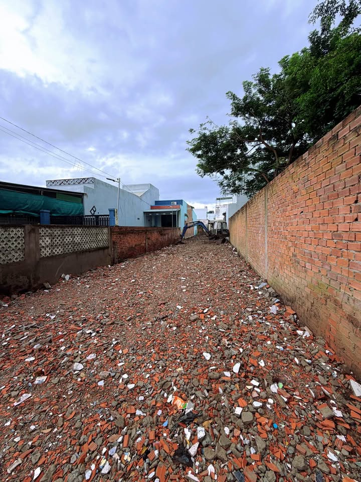 Đất mặt tiền Phan Lương Trực, Mỹ Tho 186m² giá 3.8 tỷ - Cơ hội vàng cho đầu tư!