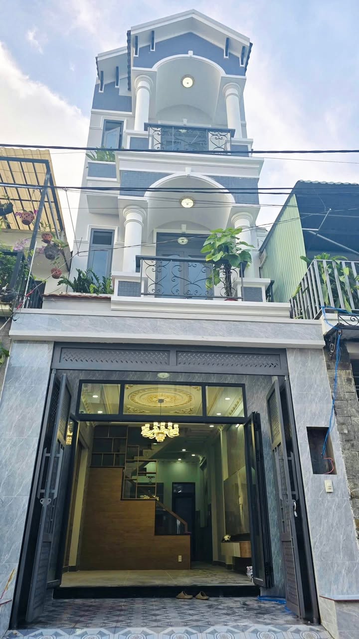 Nhà phố 1 trệt 2 lầu hẻm đường Nguyễn Duy Trinh, Q9 54m² giá 5.6 tỷ - Sẵn sàng vào ở!