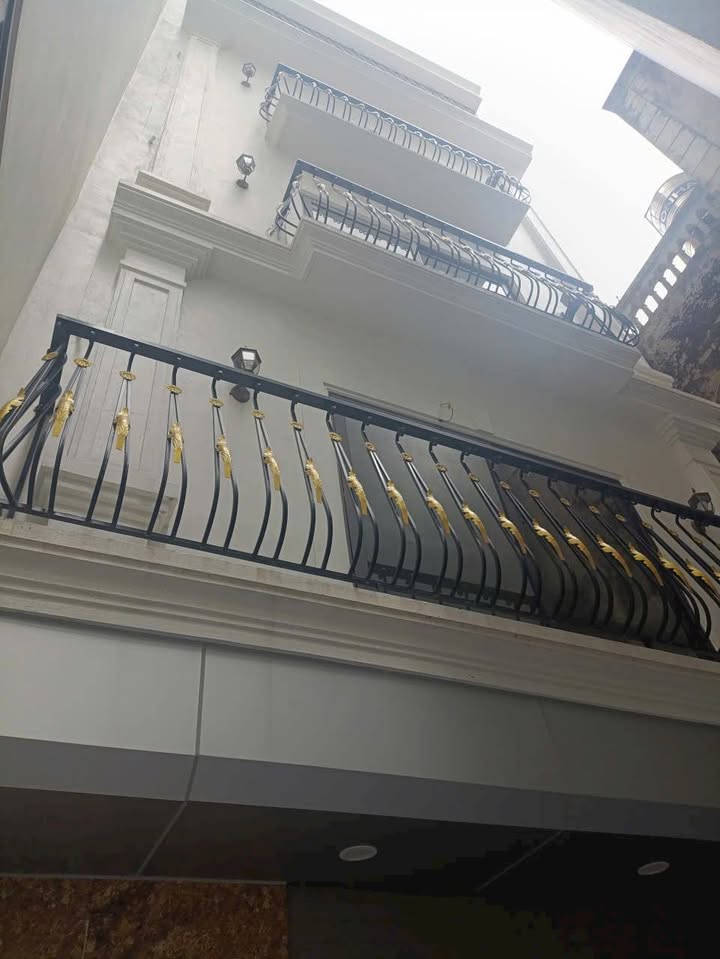 Nhà mới đẹp 31m² tại Thanh Trì, Hà Nội - Sổ đỏ chính chủ, giá 5.55 tỷ!