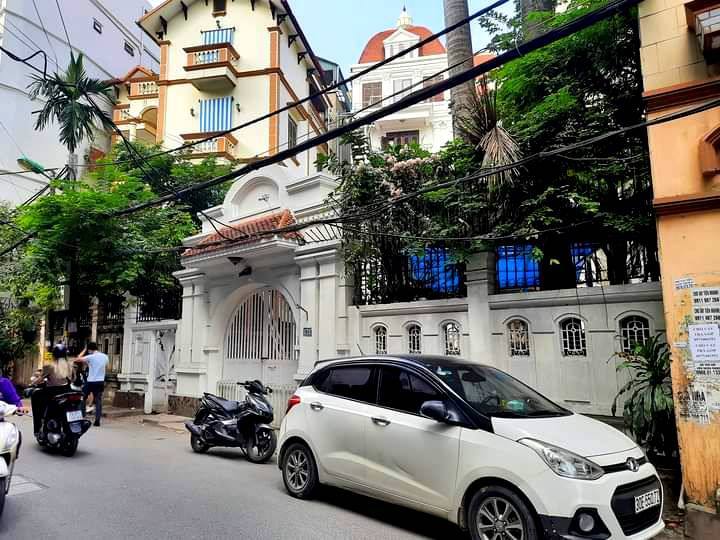 FrontHouse Cầu Giấy 315m² giá 100 tỷ - Mặt tiền 13m đắc địa cho kinh doanh!