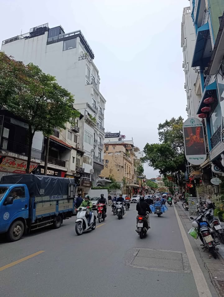 Khách sạn FrontHouse Hàng Gai Hoàn Kiếm 160m² giá 245 tỷ - Đầu tư sinh lời ngay!