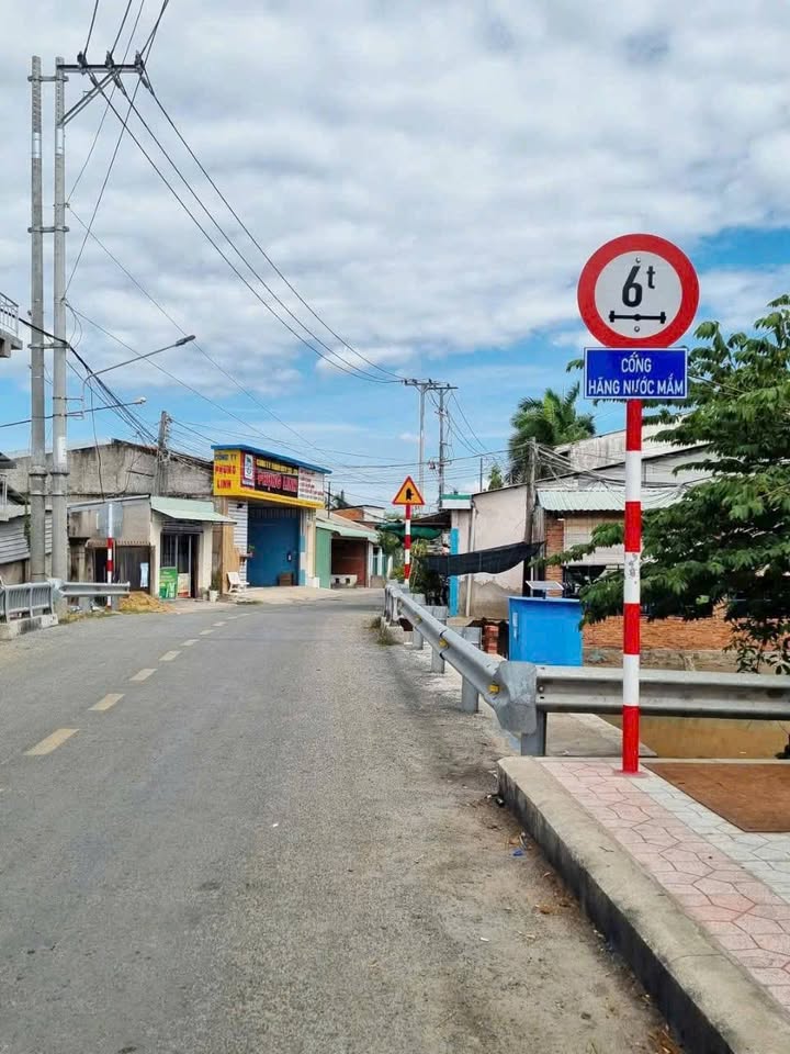 Nhà sân vườn Bình Phú Bến Tre 488m² giá 1.5 tỷ - Không thể bỏ lỡ!