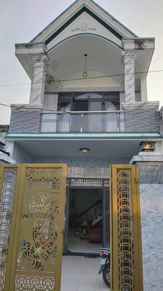 Nhà bán ấp Bình Tiền 1, Đức Hòa Hạ, 97.5m² giá 1.9 tỷ - Thiết kế hiện đại, tiện ích đầy đủ!