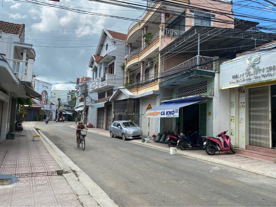 Bán nhà mặt tiền đường Võ Tánh, Ninh Hiệp 211m² giá 6.339 tỷ - Vị trí kinh doanh sầm uất!