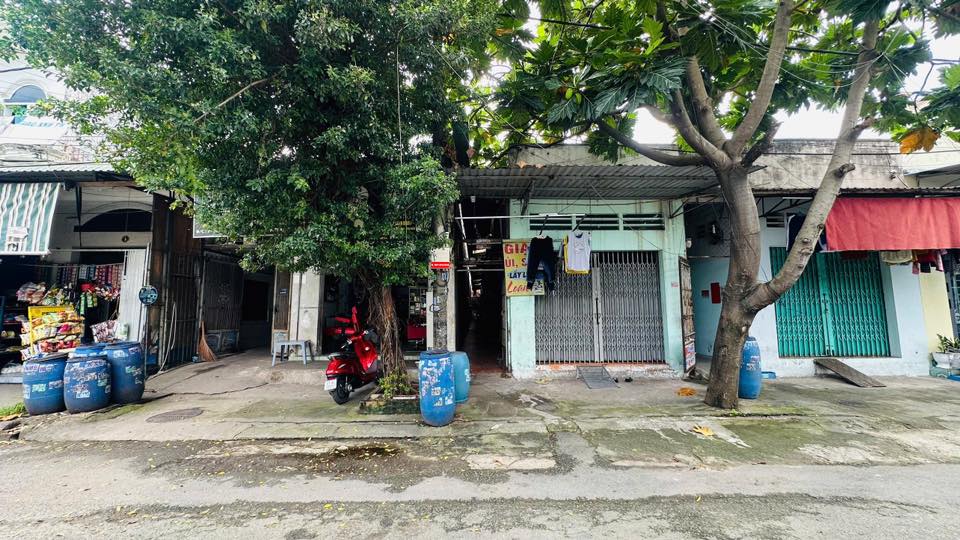 Nhà trọ mặt tiền gần chợ Xóm Vắng, Dĩ An 207m² giá 6.8 tỷ - Đầu tư sinh lời ngay!