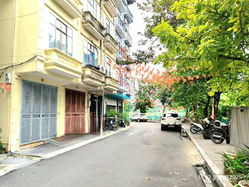 Nhà riêng Yên Phụ, Tây Hồ 52.6m² giá 22.2 tỷ - Căn góc siêu hiếm, gần Hồ Tây!