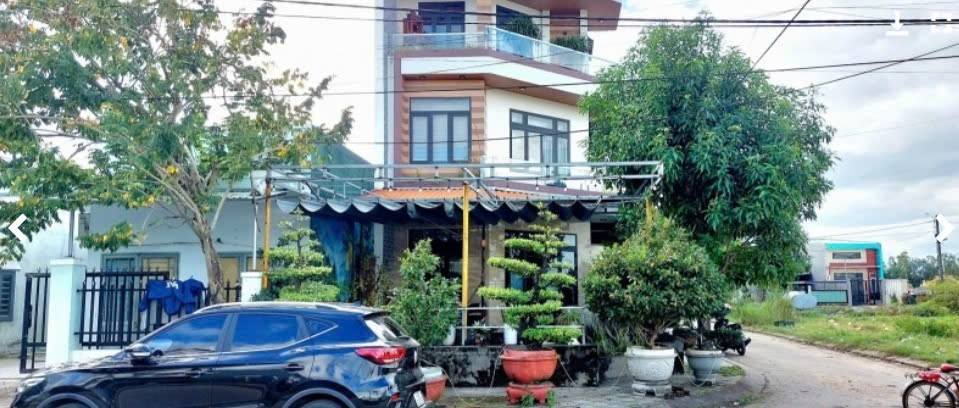 Nhà đẹp Hòa Tiến 140m² giá 4.3 tỷ - Thiết kế hiện đại, 2 mặt tiền!