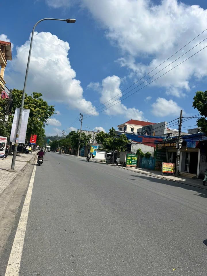 Nhà 3,5 tầng Trần Nhân Tông, Kiến An 55m² giá 3.4 tỷ - Vị trí đắc địa, sổ hồng chính chủ!