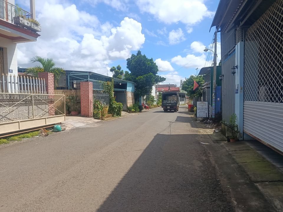 Nhà mặt tiền Nguyễn Văn Linh 88m² giá 4.6 tỷ - Kinh doanh sầm uất tại Liên Nghĩa!