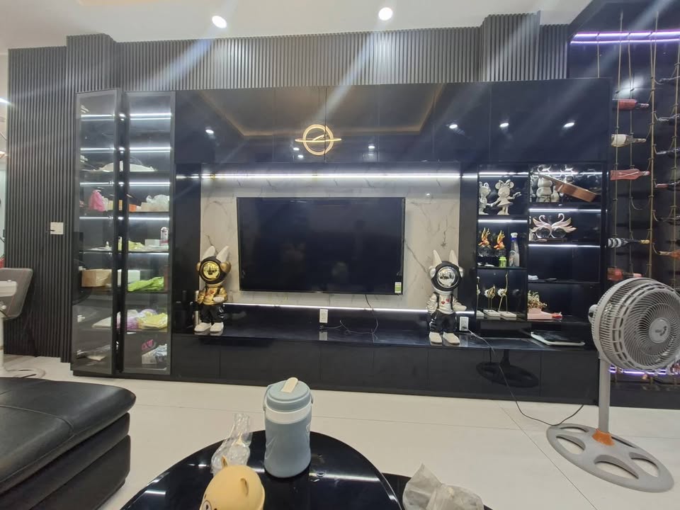 Bán nhà hẻm Âu Cơ, Quận Tân Bình, 104m², giá 11.5 tỷ - An ninh tuyệt đối!