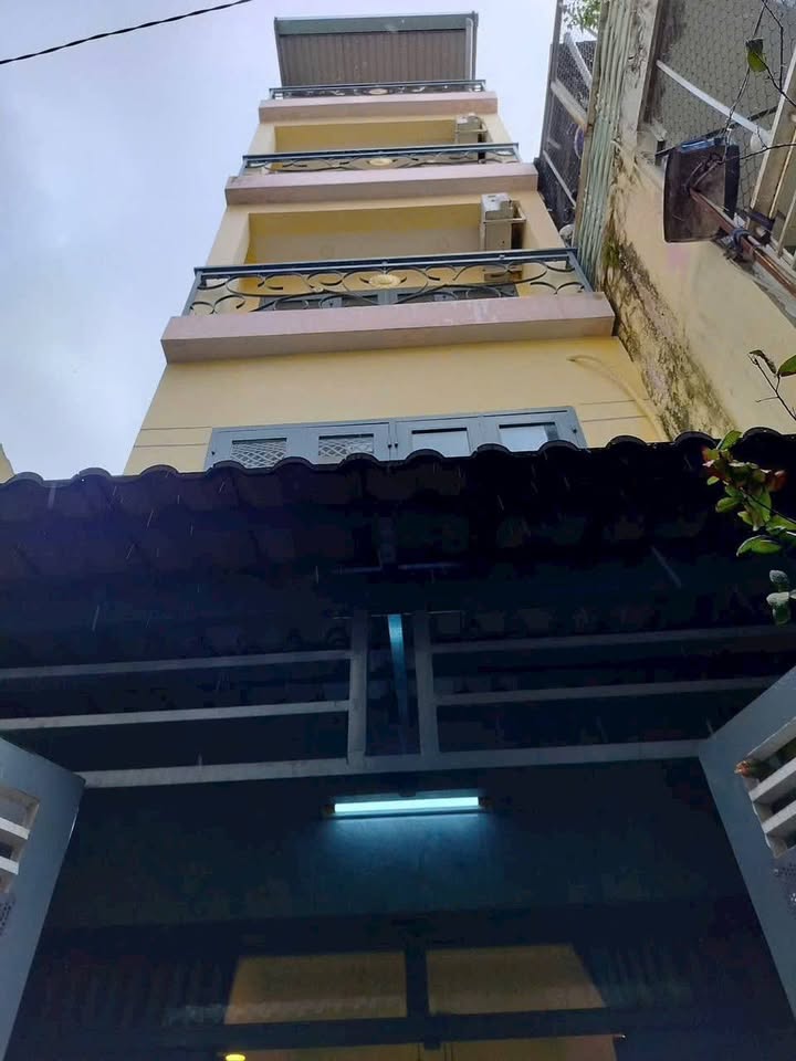 Nhà bán hẻm 526 Đường Lê Hồng Phong, Quận 10, 33m² - Dòng tiền ổn định!