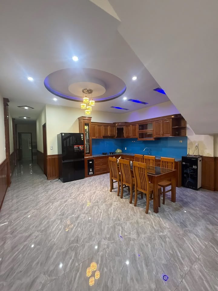 Nhà 2 Tầng Đà Nẵng 230m² giá 4.3 tỷ - Dọn vào ở ngay!