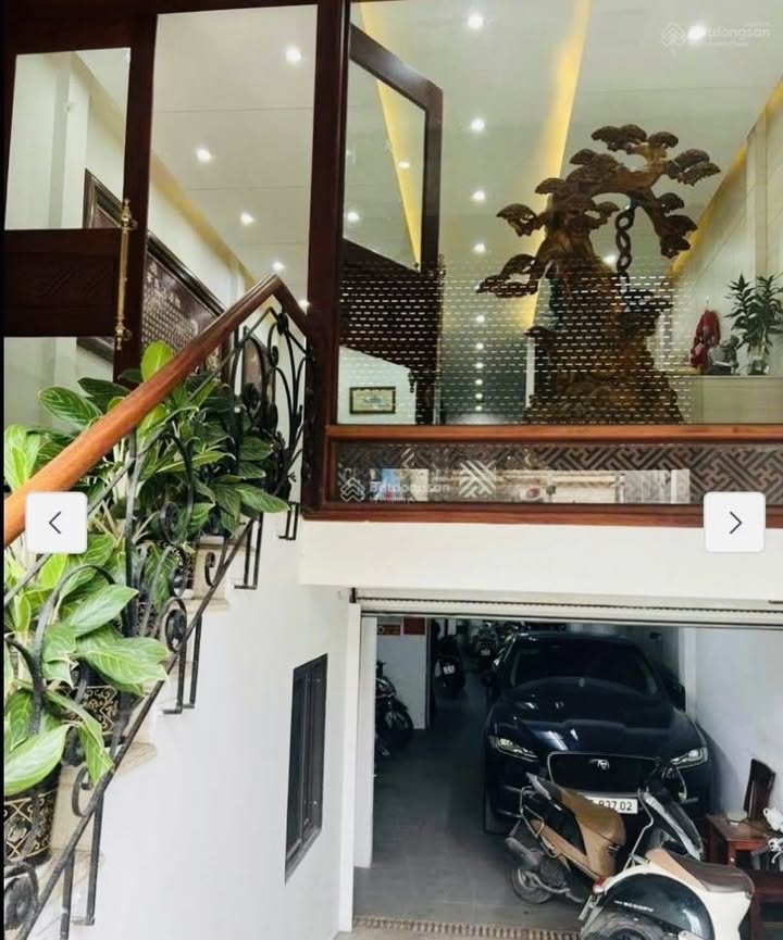 Bán toà nhà văn phòng 7 tầng mặt phố Âu Cơ, Tây Hồ 128m² giá 54 tỷ - Đầu tư giá trị lâu dài!