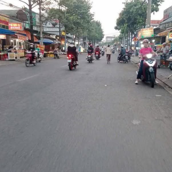 Nhà mặt tiền đường Nguyễn Hồng, Bình Đa, Biên Hòa 150m² giá 9.3 tỷ - Cơ hội đầu tư hấp dẫn!