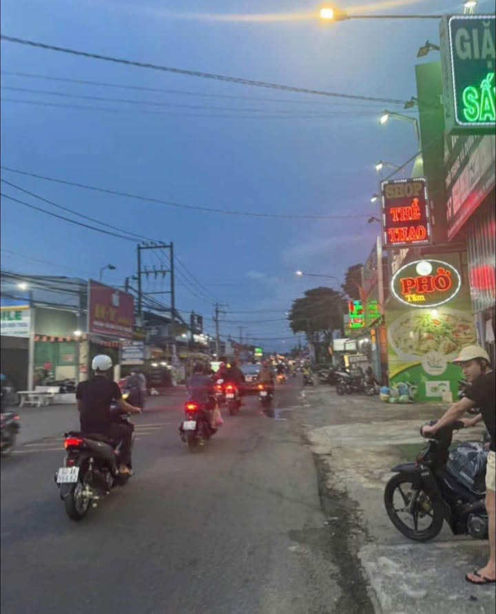 Đất nền Tân Hiệp, Biên Hòa 200m² giá 5.95 tỷ - Kinh doanh sầm uất!