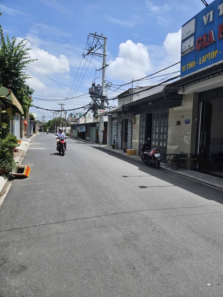 Bán đất phường Đông Hưng Thuận, quận 12 - 99m² sổ hồng riêng, giá chỉ 5.85 tỷ!