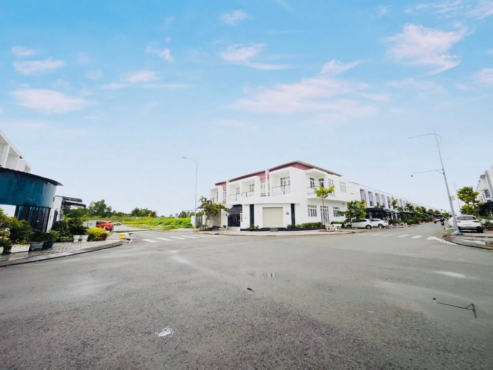 Nhà lô góc đường Số 1, Rạch Giá 129,63m² giá 3 tỷ - Vị trí đắc địa gần công viên!