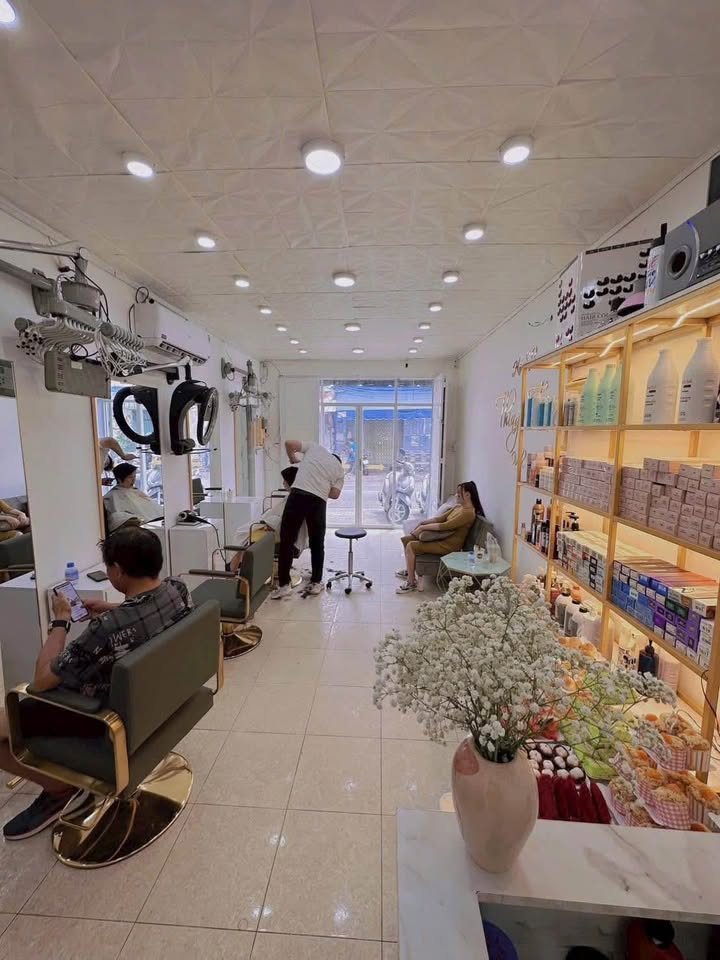 Nhà mặt tiền đường Hồ Hảo Hớn, Quận 1 - Diện tích 50.75m², Giá thuê chỉ 20 triệu!